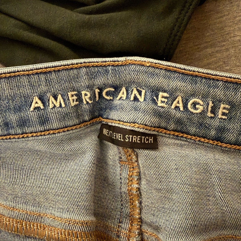 American Eagle Outfitters Light Blue Flare Jeans - Picture 4 of 4